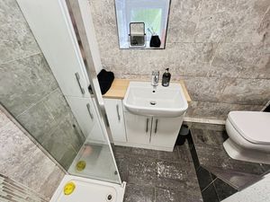 BATHROOM- click for photo gallery